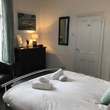 Bright Spacious 3-Bed With Office & Patio, Preston Preston  Ngoại thất bức ảnh