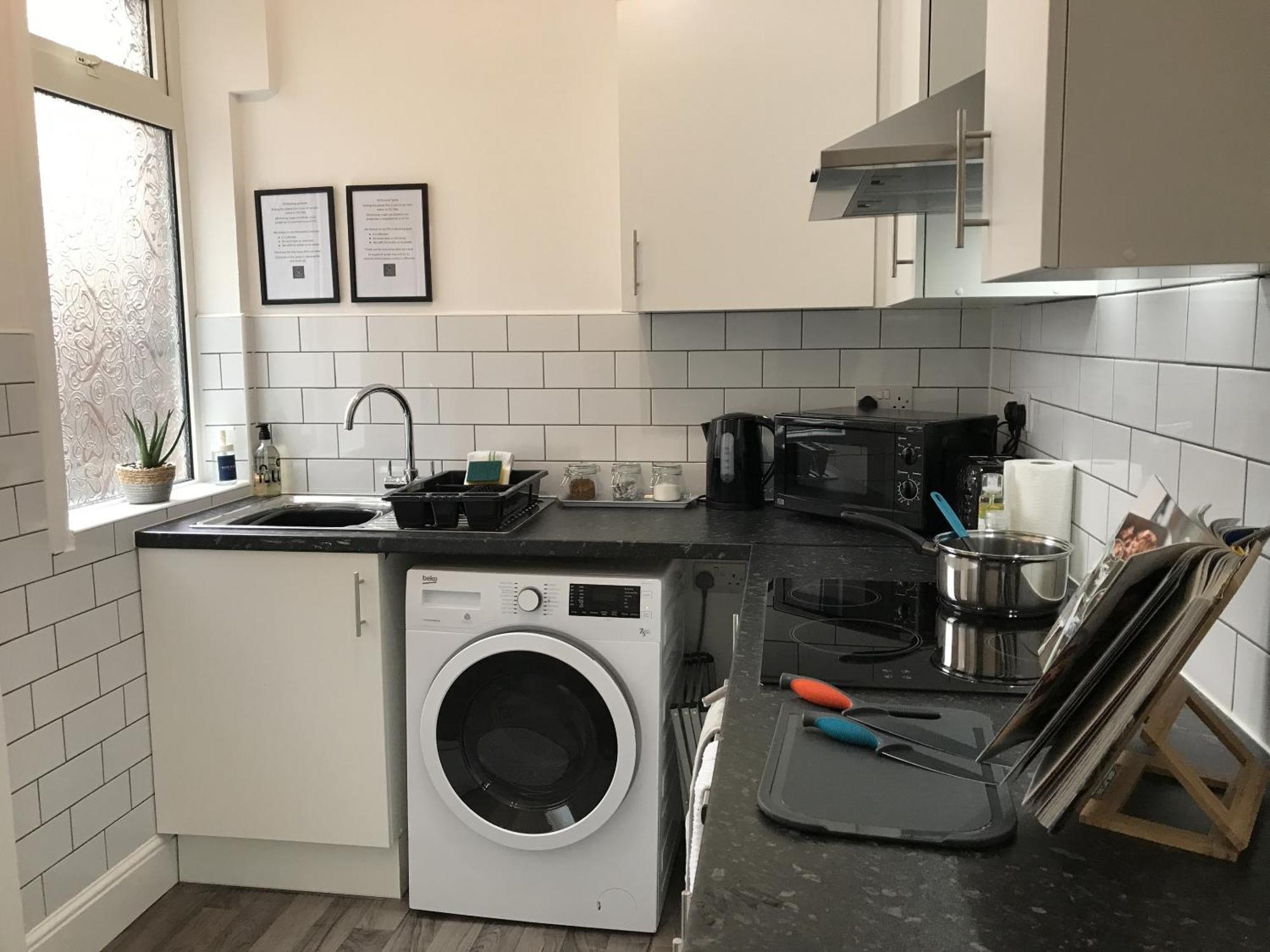 Bright Spacious 3-Bed With Office & Patio, Preston Preston  Ngoại thất bức ảnh