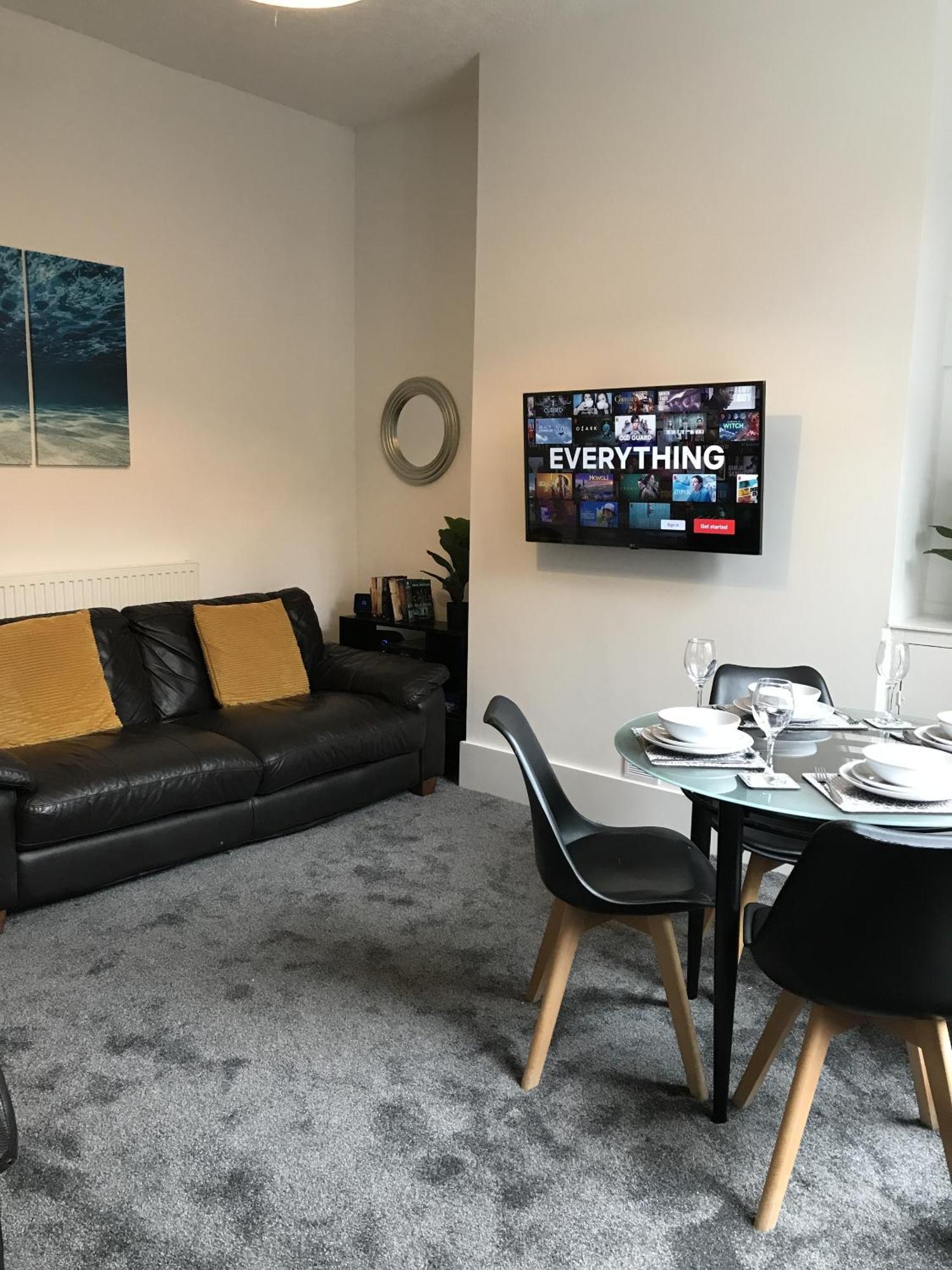 Bright Spacious 3-Bed With Office & Patio, Preston Preston  Ngoại thất bức ảnh