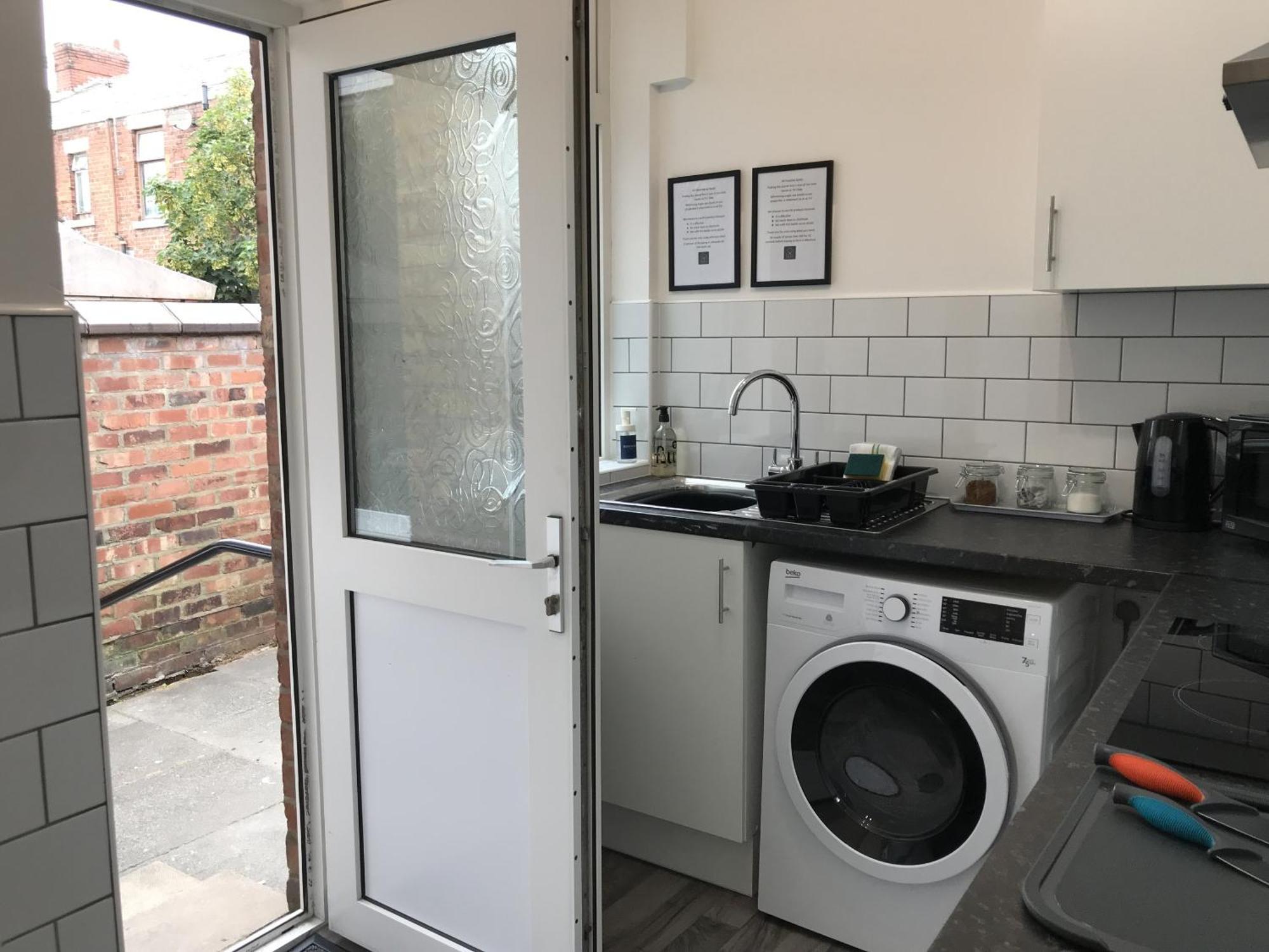 Bright Spacious 3-Bed With Office & Patio, Preston Preston  Ngoại thất bức ảnh