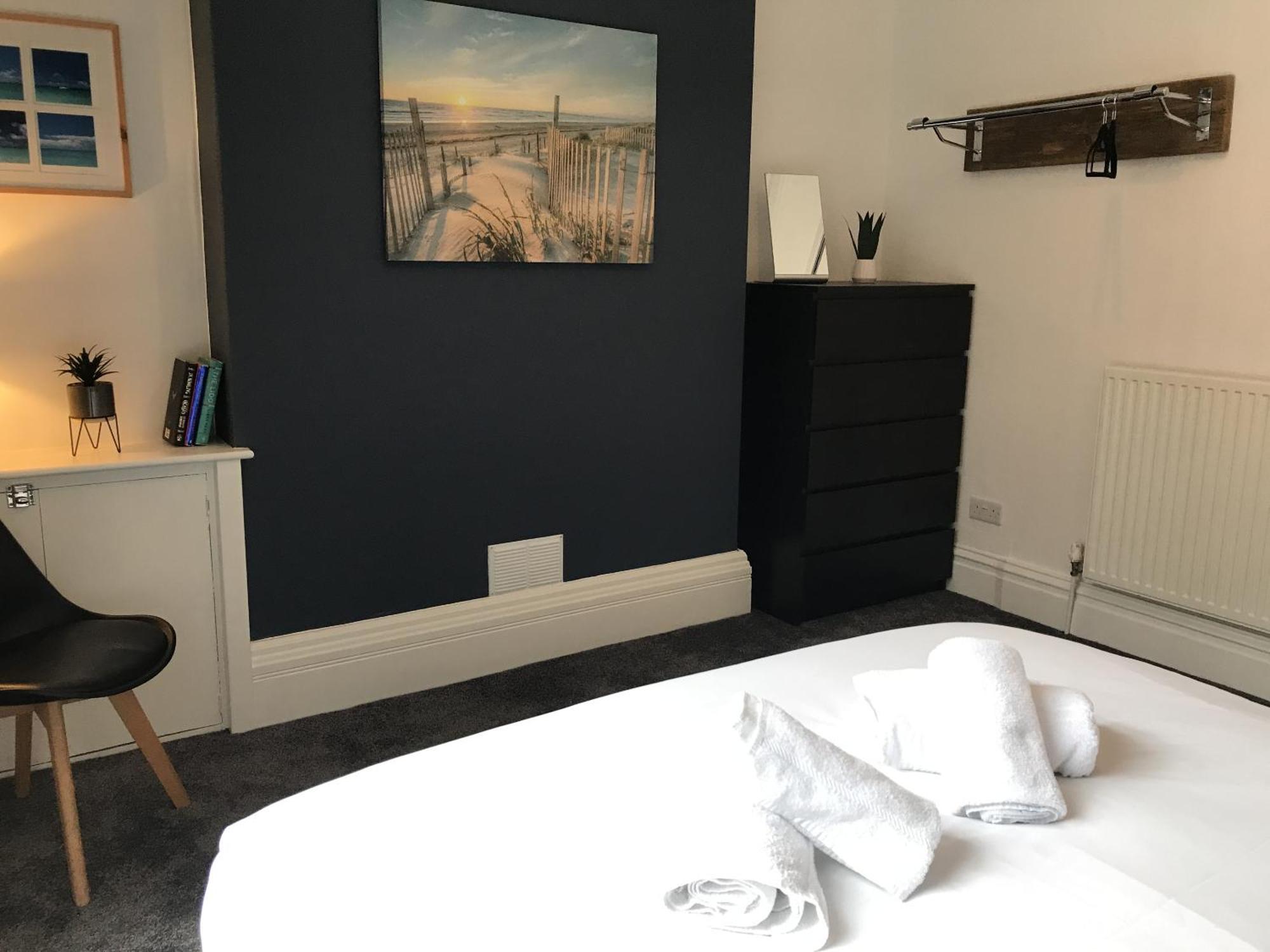 Bright Spacious 3-Bed With Office & Patio, Preston Preston  Ngoại thất bức ảnh