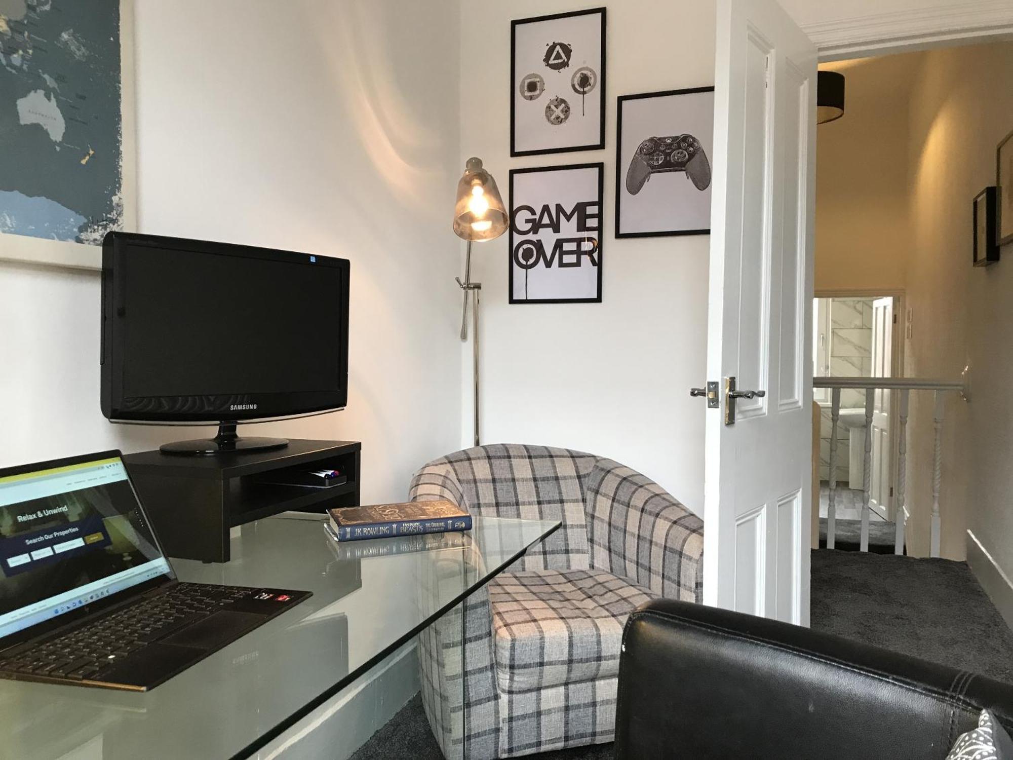 Bright Spacious 3-Bed With Office & Patio, Preston Preston  Ngoại thất bức ảnh