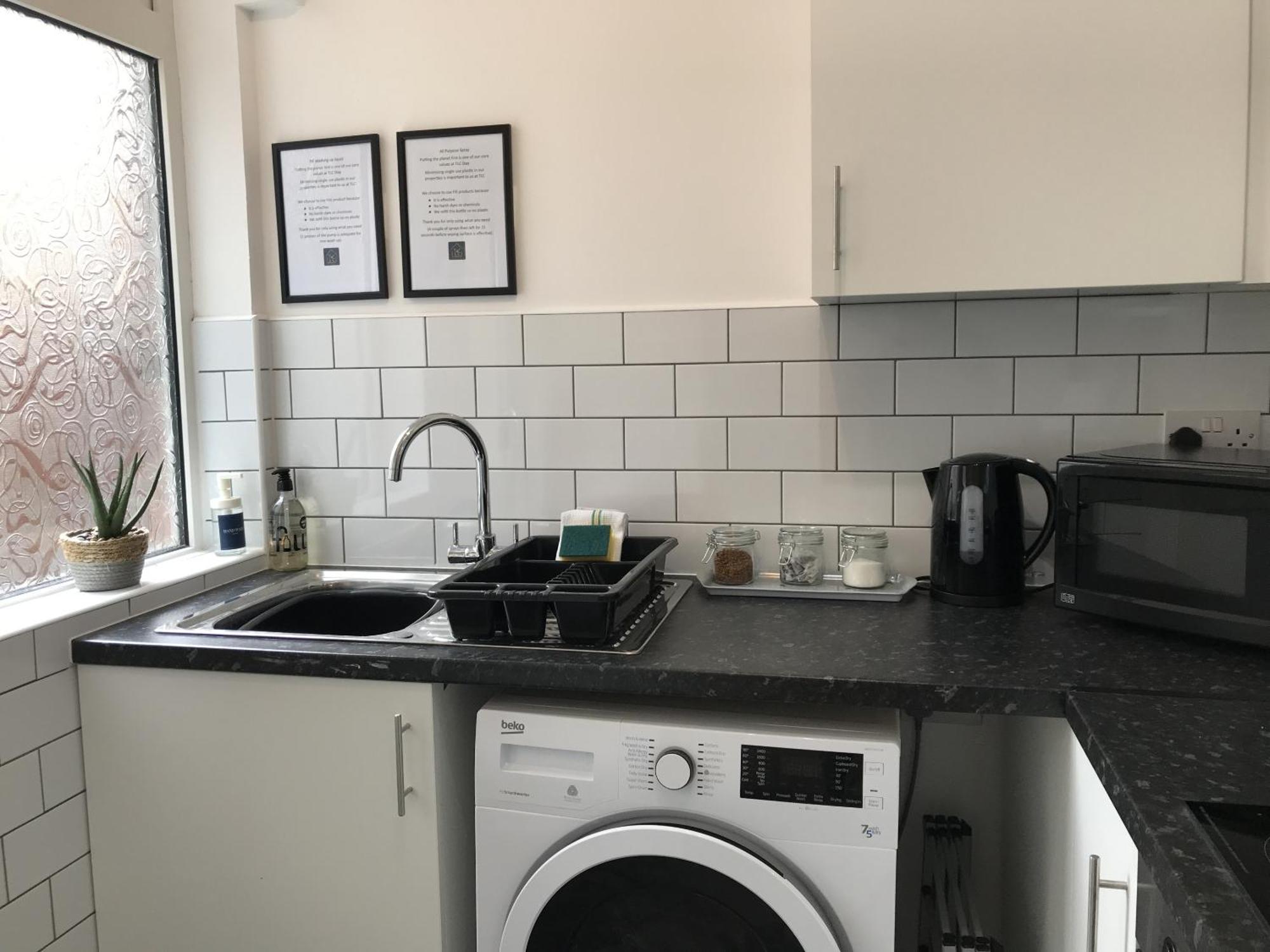 Bright Spacious 3-Bed With Office & Patio, Preston Preston  Ngoại thất bức ảnh